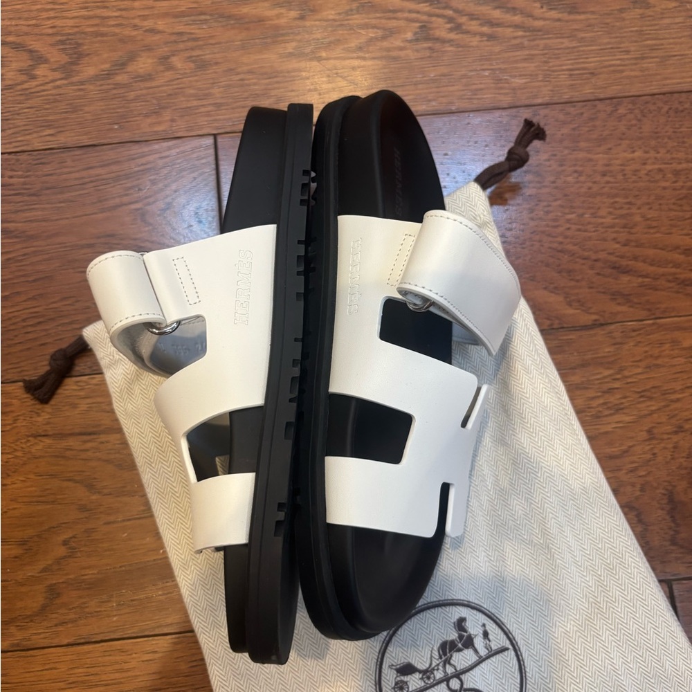 Authentic Hermes White Leather Chypre Sandals - Picture 4 of 9